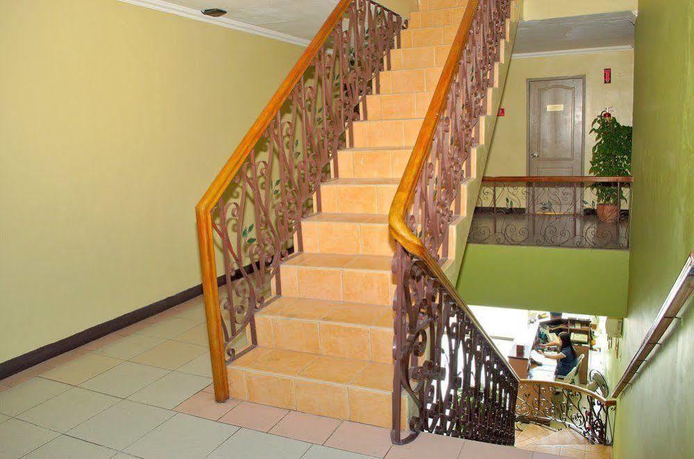 El Portal Inn Tagbilaran Exterior foto